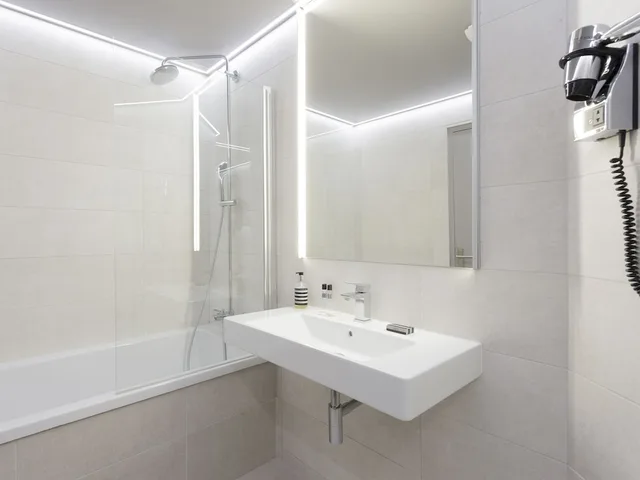 جناح جونيور كومفورت بسرير كوين مع أريكة، Brit Hotel Codalysa Marne La Vallee - Torcy 5/6