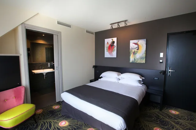 غرفة بسرير مزدوج أو سريرين منفصلين بشرفة، Hotel Helussi 6/10