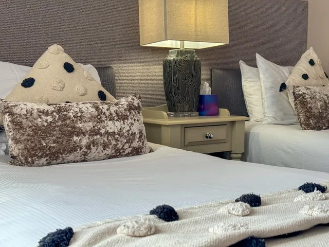 Deluxe, Twin Beds, Sofa, My Guesthouse Blackpool 3/4
