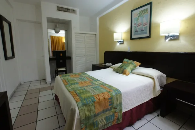 غرفة قياسية بسرير كينج، HOTEL MARBELLA 3/4