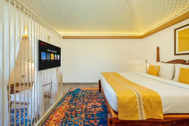 خيمة ملكية بسرير كوين، Fort JadhavGADH - A GADH Heritage Hotel 4/10
