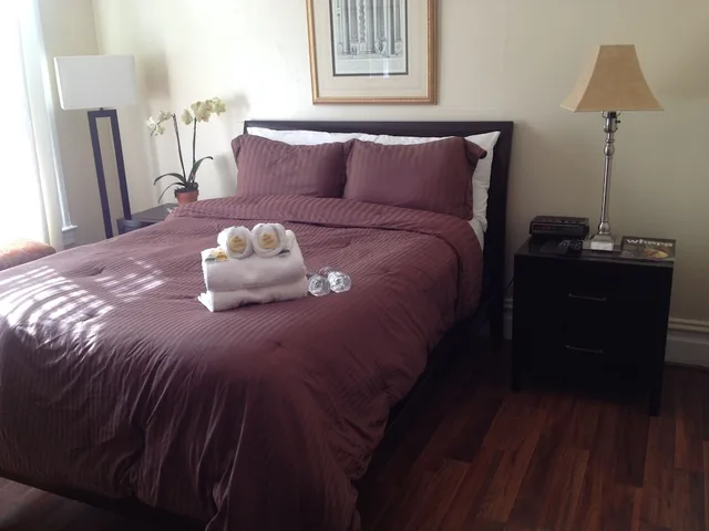 Basic, Single, Double Bed, Shared Bathroom, Luz Hotel 3/3