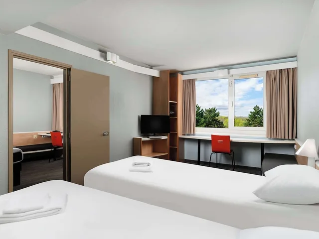 غرفة قياسية بسرير مزدوج وسريرين منفصلين، Ibis Budapest Citysouth 2/10