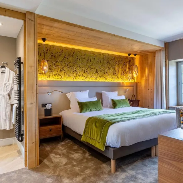 Castle, Privilege, King Bed، Domaine de Dolomieu BW Premier Collection 2/4