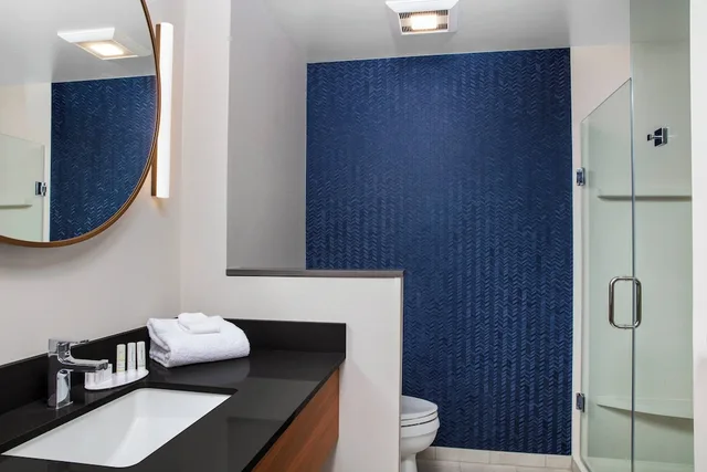جناح بسرير كينج مع أريكة، Fairfield Inn & Suites by Marriott Lebanon near Expo Center 3/4
