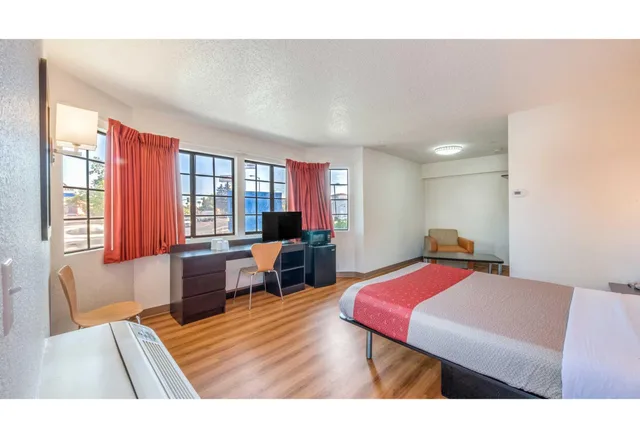 1 Queen Bed - ADA/RI Shower، Motel6 Fairfield, CA - North 5/10