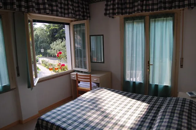 Room, Twin Beds, Hotel Stella Alpina 2/3