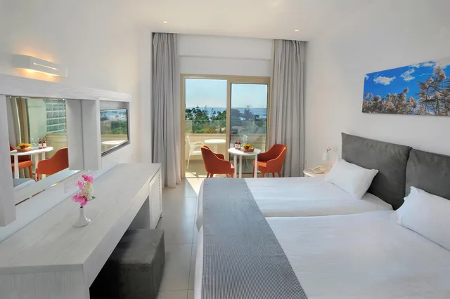Superior, Twin Beds, Pool and Sea View، Nissiana Hotel 1/1