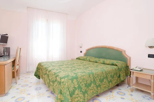 غرفة قياسية بسرير مزدوج أو سريرين منفصلين، Hotel Terme Saint Raphael 4/7