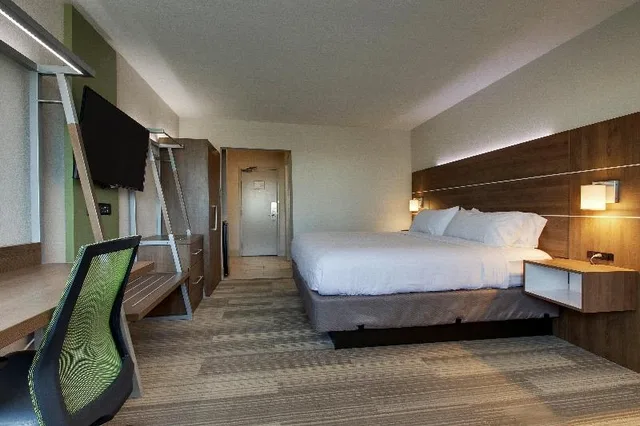 Suite, King Bed, Accessible, Holiday Inn Express Suites Wapakoneta 1/3