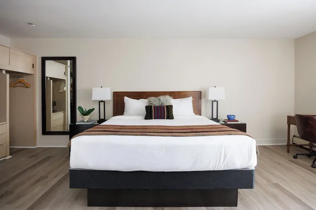 غرفة سيغنتشر بسرير كينج، The Andrew Hotel 5/10