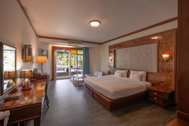 جناح جونيور بإطلالة على المسبح، Erawan Hotel 3/3