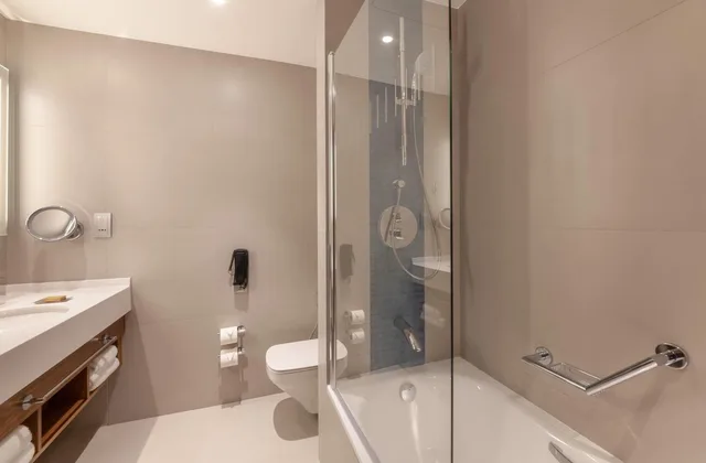 غرفة متصلة عائلية بسرير فردي، DoubleTree by Hilton – Dubai, Al Jadaf 5/6