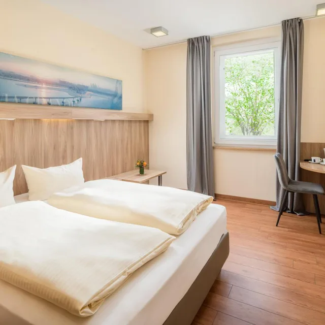 Room, Triple, Hotel Neumarkt 2/8