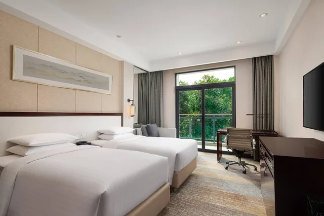 room, 2 double beds, garden view, Courtyard by Marriott Wuxi Lihu Lake 1/5