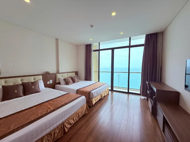 غرفة عائلية بسريرين كوين بإطلالة على البحر بشرفة، Lenid Nha Trang Hotel 1/2