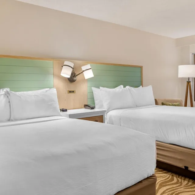 غرفة قياسية بسريرين مزدوجين لذوي الإعاقة، Wyndham Garden Lake Buena Vista Disney Springs Resort 3/9
