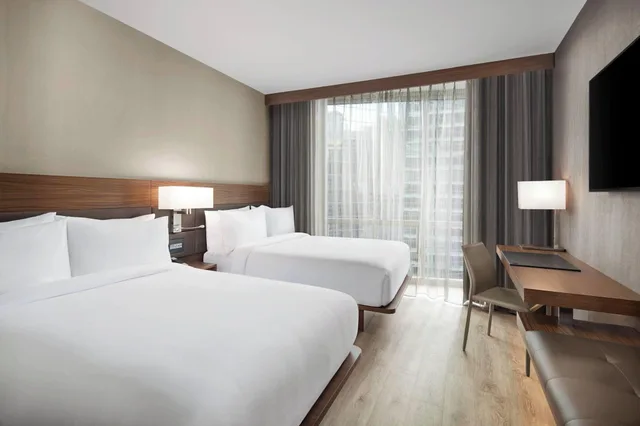 غرفة بسرير مزدوج بإطلالة على النهر، Ac Hotel New York Downtown 1/2