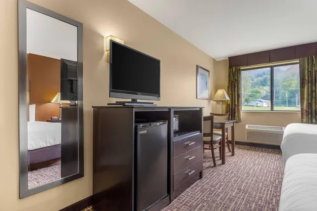 غرفة قياسية بسريرين كوين، Quality Inn & Suites Caseyville - St. Louis 9/10