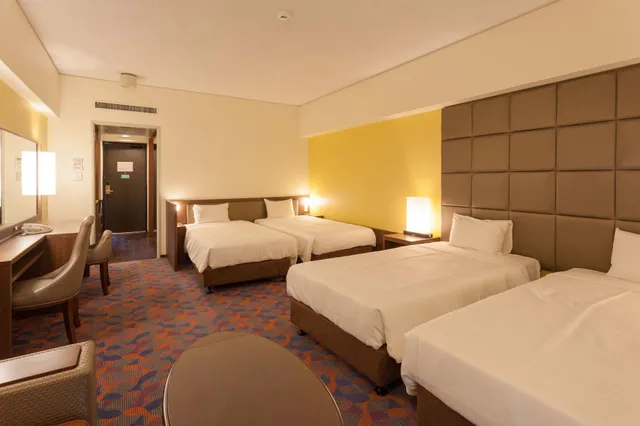 غرفة رباعية بإطلالة، Okinawa Kariyushi Beach Resort Ocean Spa 1/5