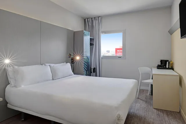Superior, Double Bed, B&B HOTEL Girona 2 5/9
