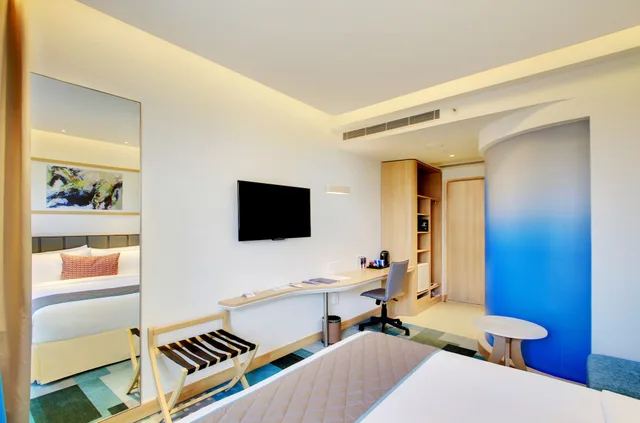 Standard, Queen Bed, Turf View، Holiday Inn Bengaluru Racecourse, an IHG Hotel 8/10