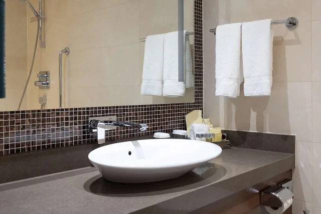 غرفة تنفيذية ركنية بسرير كينج بإطلالة، Hilton Cambridge City Centre 3/3