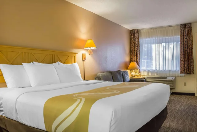 غرفة بسرير كينج، Quality Inn Pinetop Lakeside 1/1