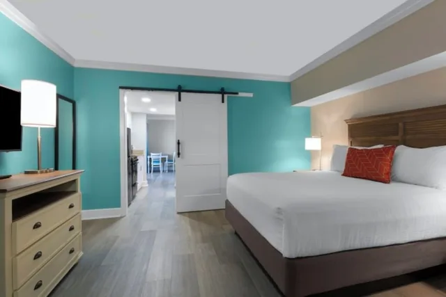 Splash Deck, Junior Suite, 2 Queen Beds, with View، Grande Cayman Resort 2/2