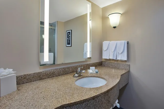 غرفة بسرير كينج، Hilton Garden Inn Chesapeake/Greenbrier 4/5