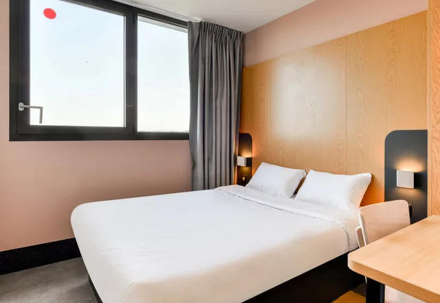 غرفة قياسية بسرير مزدوج، B&B Hotel Montpellier Centre Le Millenaire 1/6
