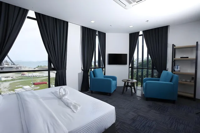 جناح، WE Hotel 3/3