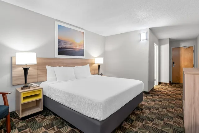 غرفة قياسية بسرير كينج لذوي الإعاقة، Days Inn by Wyndham Hillsdale 8/10