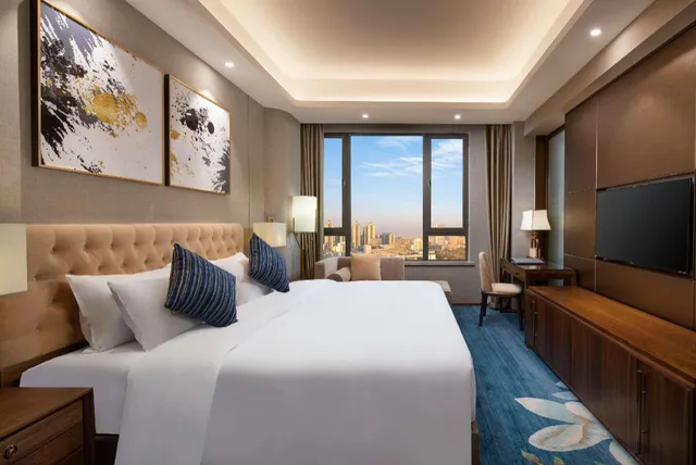 غرفة سوبيريور بسرير كينج، Ramada Encore Wyndham Wuhan Caidian 2/2