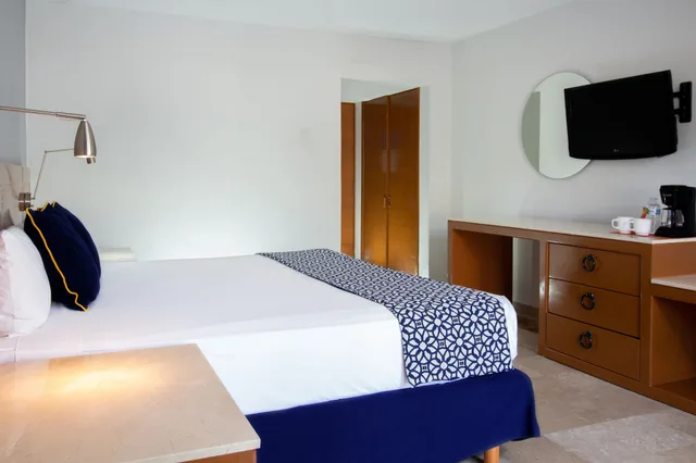 غرفة سوبيريور بسرير كينج، Plaza Pelicanos Club Beach Resort 8/10