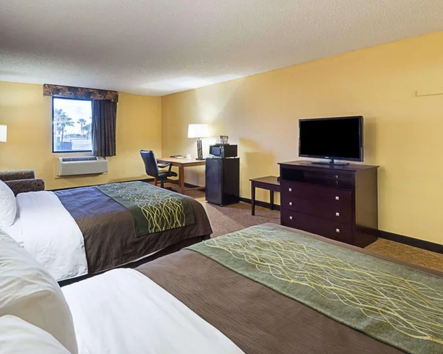 Room, 2 Queen Beds, Comfort Inn Mission - McAllen West 6/7