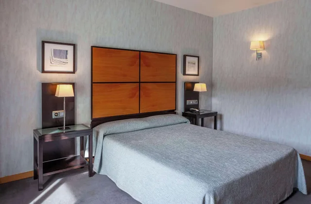 Spa, Double Bed, Arabian Floor، Macia Real De La Alhambra 3/8