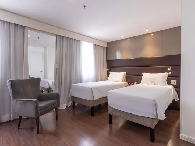 جناح جونيور بسريرين منفصلين بإطلالة على المدينة مع أريكة، Mercure Sao Paulo Vila Olimpia 3/10