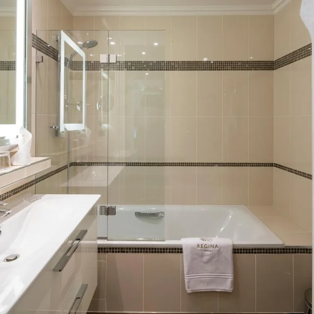 غرفة ديلوكس، Hotel Regina Louvre 7/8