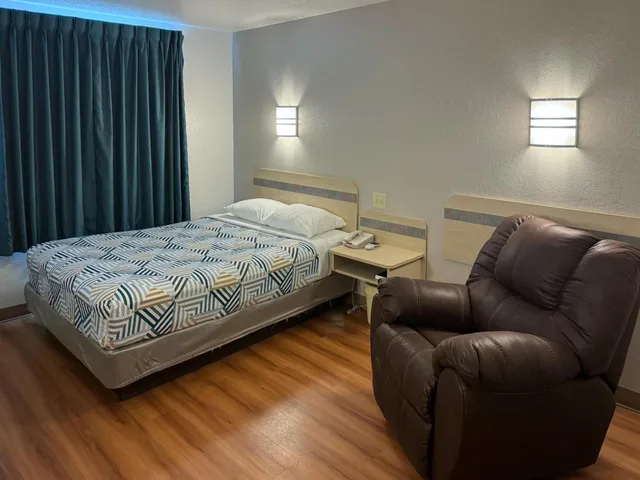غرفة بسرير كوين للمدخنين، Motel6 Avoca, IA 6/10