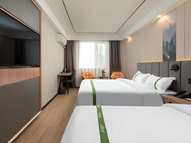 غرفة عائلية بسرير كوين وسرير فردي، GreenTree Inn Jinan Quancheng Hotel 1/2