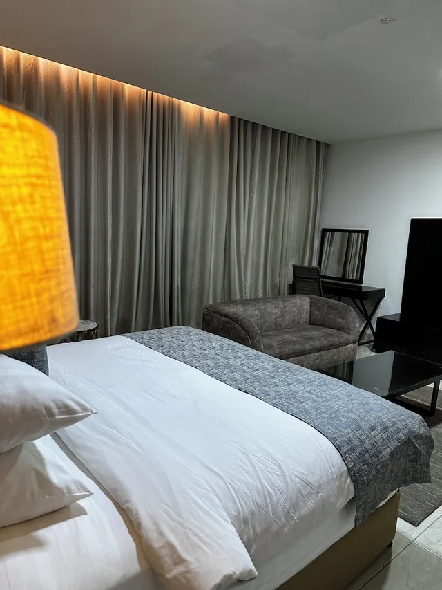 غرفة سوبيريور بسرير كينج، Rollace Hotel 3/8