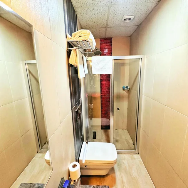 غرفة ثلاثية، Lounge Boutique Hotel 5/6
