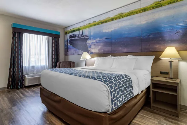 غرفة بسرير كينج، Clarion Pointe Sulphur - Lake Charles 1/4