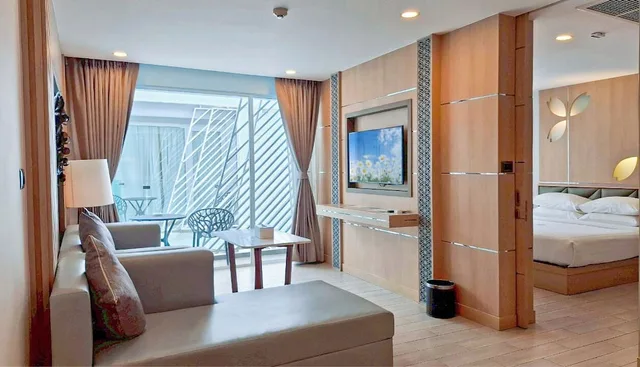 1 Bedroom, Suite, King Bed, Clarian Hotel Beach Patong 10/10
