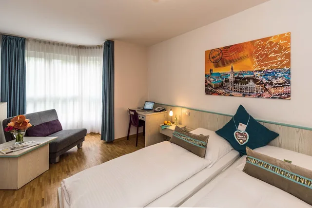 غرفة قياسية ثلاثية، Hotel Amenity Munchen 2/4