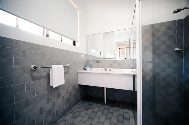 غرفة قياسية بسرير كينج، ISLAND PALMS MOTOR INN 3/4