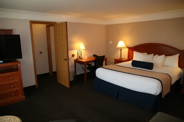 جناح بسريرين كوين، Best Western Plus Silver Saddle Inn 5/9