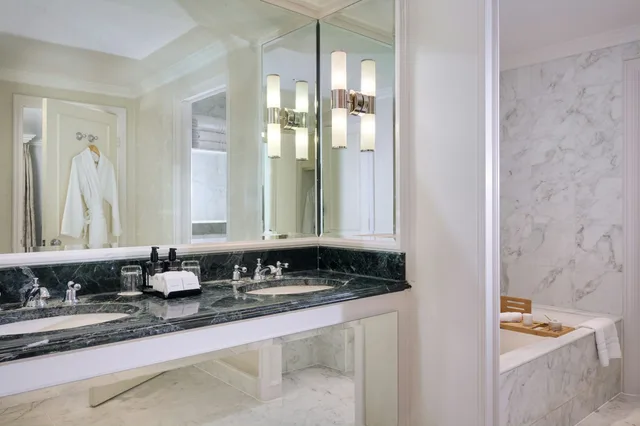Mary Lebone, Junior Suite، The Landmark London 2/2