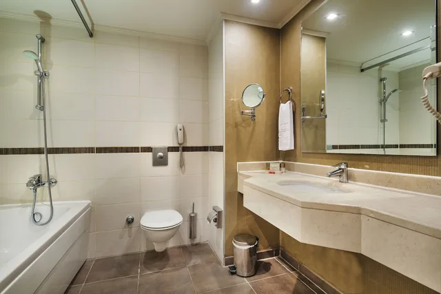 جناح جونيور، Bellis Deluxe Hotel 4/4